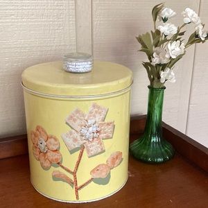 Vintage Cracker Tin With Lid